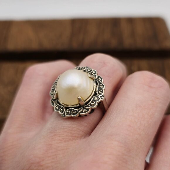 Size 6.25 Sterling Silver Large Genuine Pearl With Marcasite's Ring A866 - Picture 2 of 8